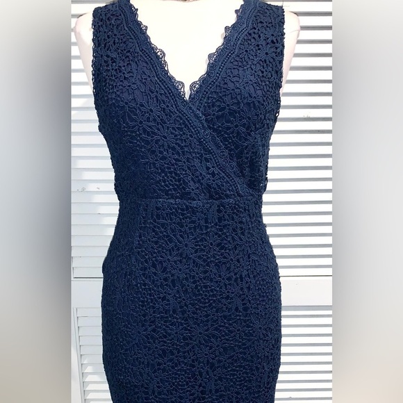 Molly Bracken Lace overlay Midi Blue Dress - Picture 3 of 11